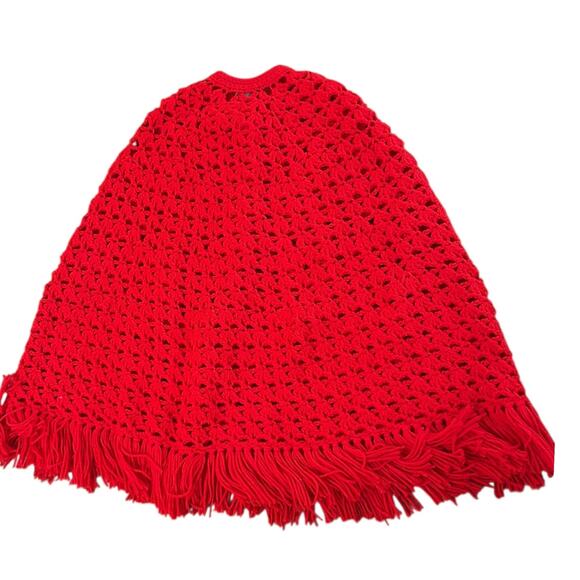 Vintage 60s 70s Red Crochet Cape with Fringe Button Up Poncho / Small - - Picture 1 of 4